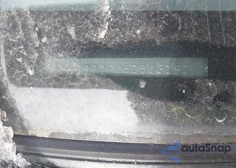 2005 Toyota Corolla Le z USA, uszkodzony, nr VIN 1NXBR32E05Z503192